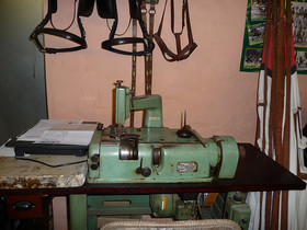 Satteln&auml;hmaschine